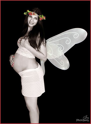 צילום הריון אומנותי- פיה עם כנפיים