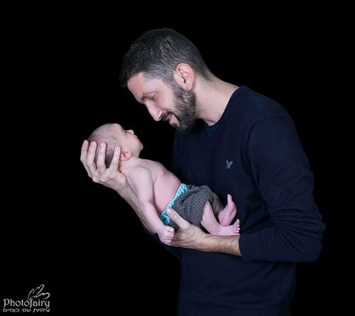 צילום ניובורן לתינוק עם אבא- שיחה ראשונה